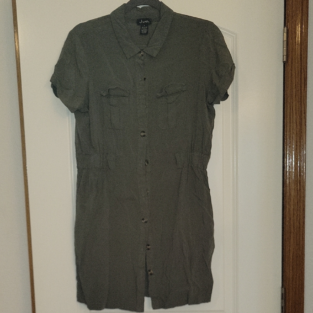 Justify Green Fitted Button Down Shirt Dress